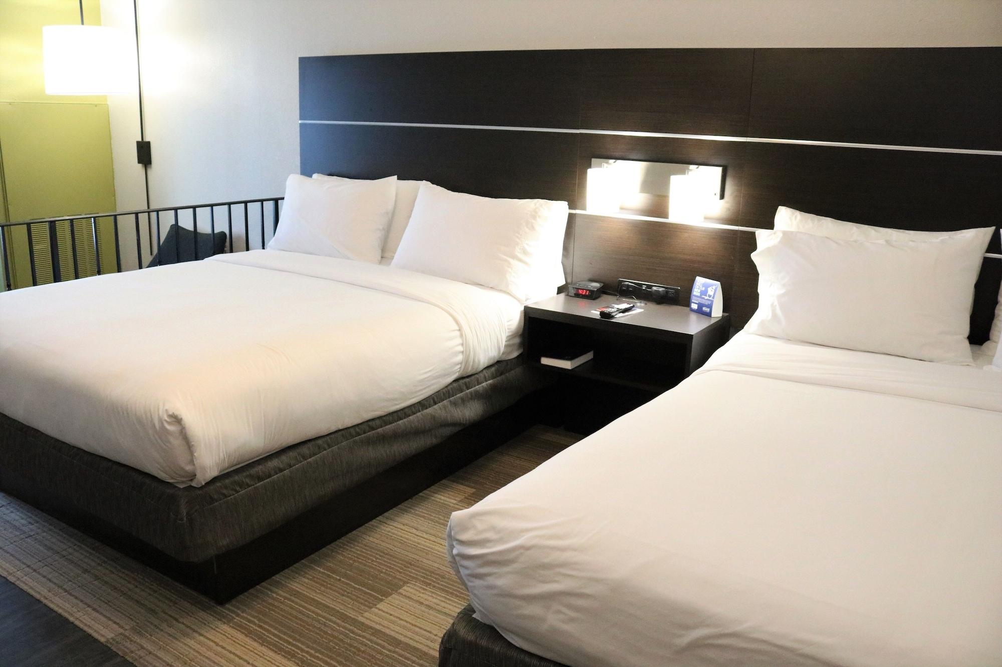 Holiday Inn Express Hotel & Suites Columbia-Fort Jackson By Ihg Extérieur photo